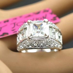 Gorgeous ring